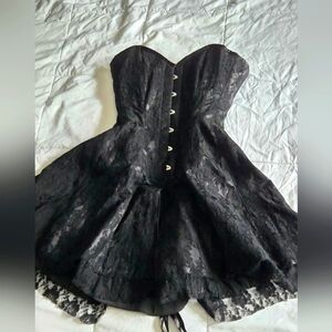 Alt Noir black lace overbust skirted corset size small